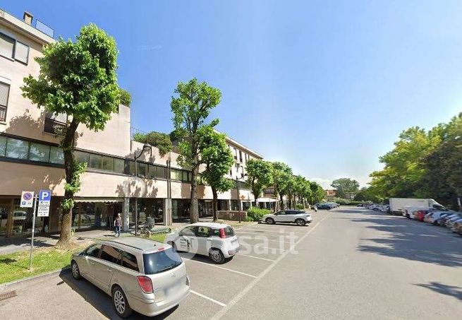 Ufficio in commerciale in Via Antonio Guolo