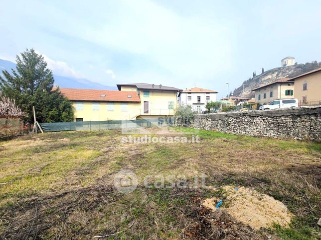 Terreno agricolo in commerciale in 