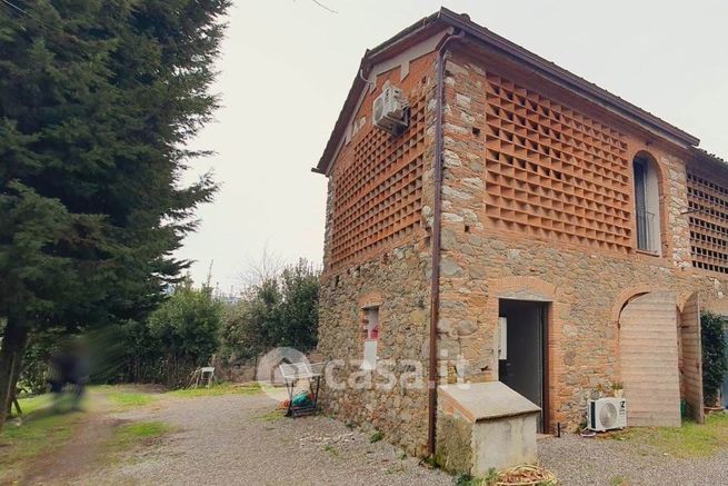 Casa indipendente in residenziale in Via Stradone di Camigliano