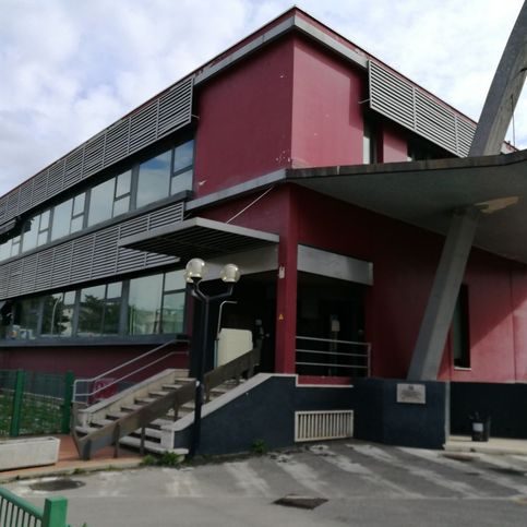 Ufficio in commerciale in Via Francesco Berni