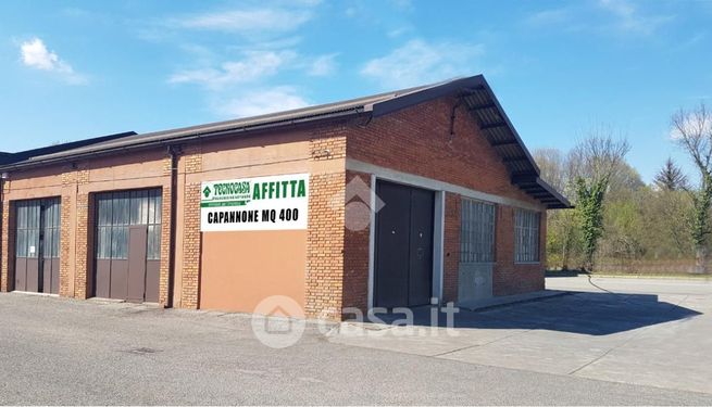 Capannone in commerciale in Via Mascagni 42