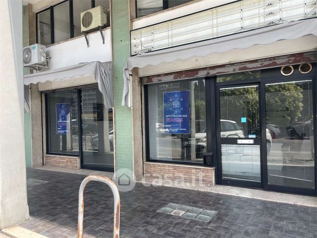 Ufficio in commerciale in Via Campo di Marte 2