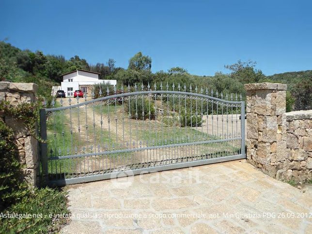 Casa indipendente in residenziale in 