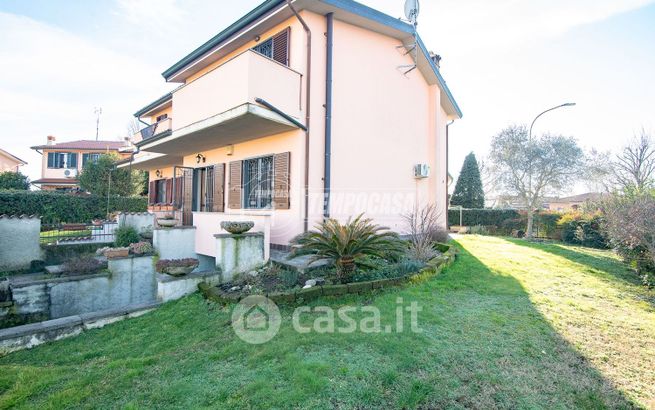 Villetta a schiera in residenziale in Via delle Cascine Doppie 83
