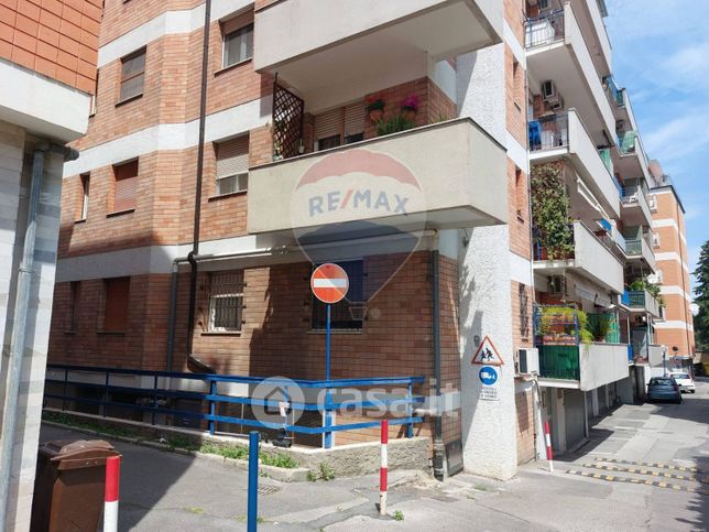 Garage/posto auto in residenziale in Via Muzio Pansa 25