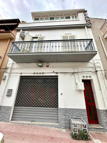 Casa indipendente in residenziale in Via Libertà 102