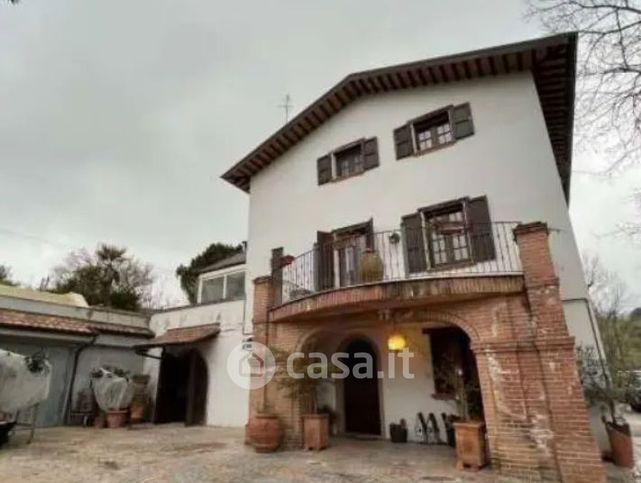 Villa in residenziale in Contrada Paterno 43