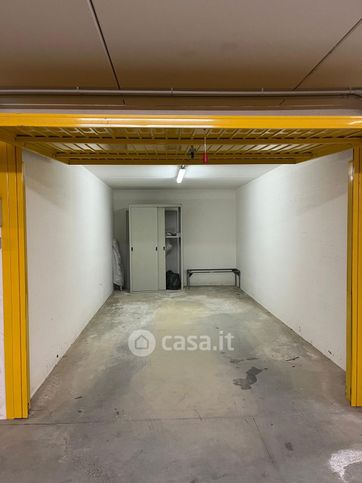 Box/posto auto in residenziale in Via della Chiusa 120