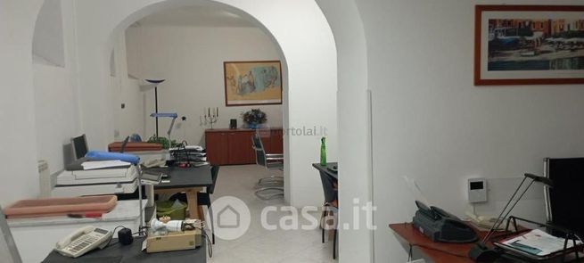 Ufficio in commerciale in Corso Magenta