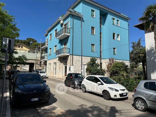 Box/posto auto in residenziale in Via Donatello 62