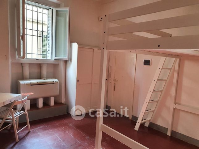 Appartamento in residenziale in Via Laura 10