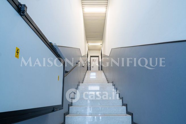 Ufficio in commerciale in Via Piacentina