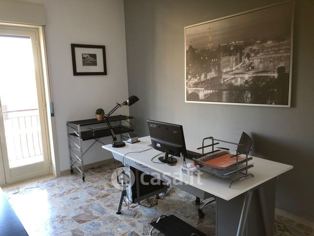 Ufficio in commerciale in Via Polonia