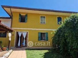 Villetta a schiera in residenziale in Via Boschi 5