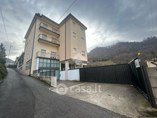 Capannone in commerciale in Via Santa Margherita 47