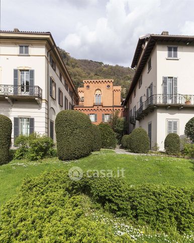 Appartamento in residenziale in Via Tommaso Grossi