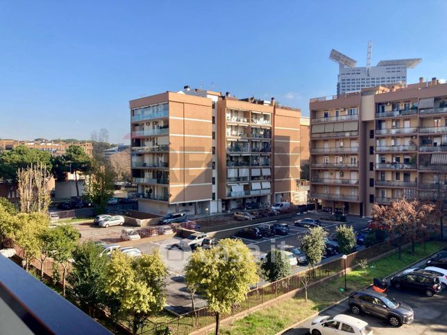Appartamento in residenziale in Via Lione 8