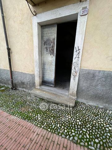 Capannone in commerciale in 