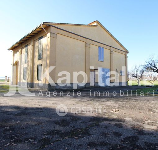 Capannone in commerciale in Via Marano 28