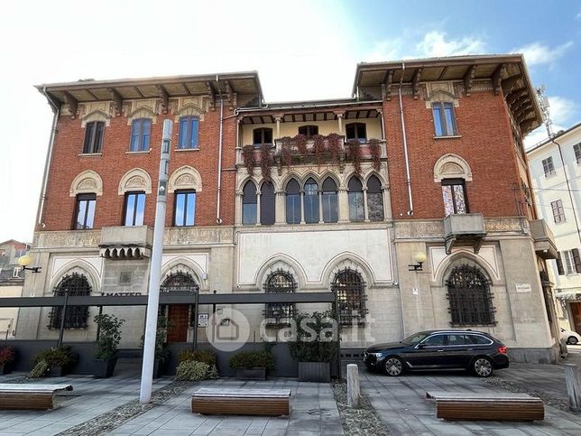 Ufficio in commerciale in Via Seminari 4