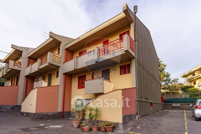 Villetta a schiera in residenziale in Via G. Grasso 5