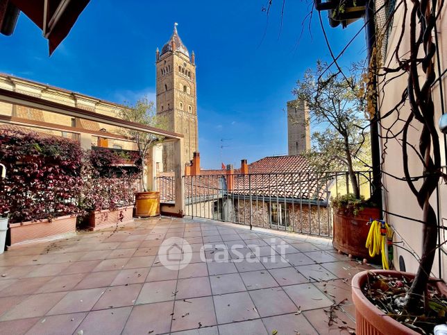 Attico/mansarda in residenziale in Via Rizzoli