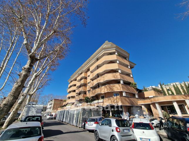 Box/posto auto in residenziale in Viale di Tor di Quinto