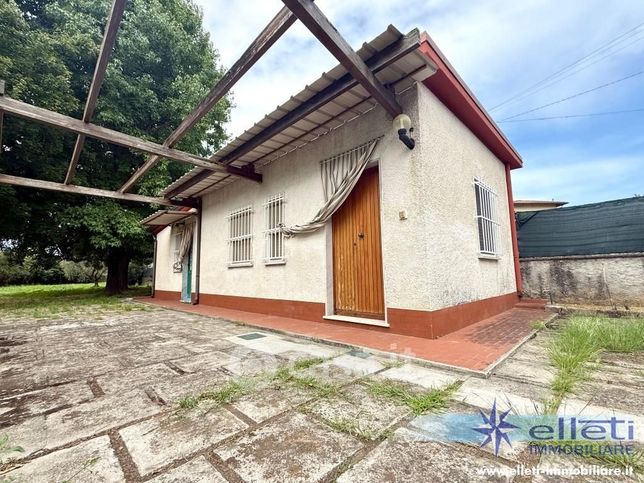 Casa indipendente in residenziale in 