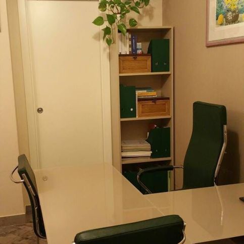 Ufficio in commerciale in Via Fratelli Bandiera