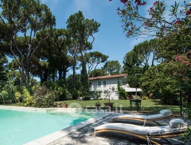 Villa in residenziale in Marina di Pietrasanta