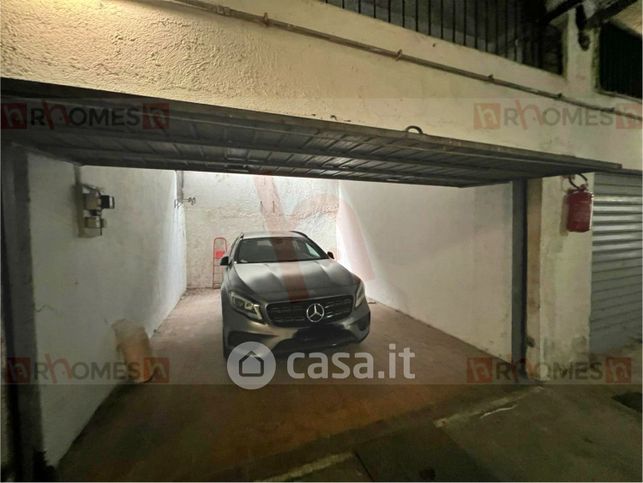Box/posto auto in residenziale in Via Quinto Sertorio
