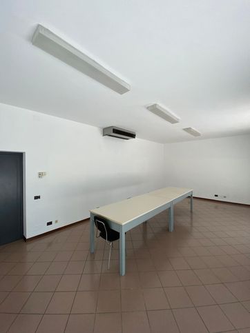 Ufficio in commerciale in Via Giacomo Matteotti 22 D