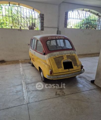 Box/posto auto in residenziale in Via della Marina 16