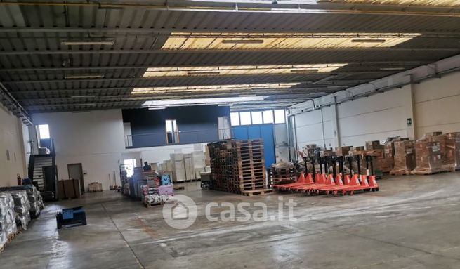 Capannone in commerciale in Via Sebastiano Venier