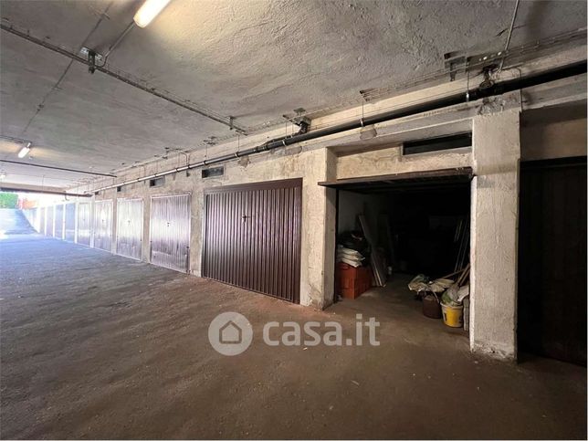 Box/posto auto in residenziale in