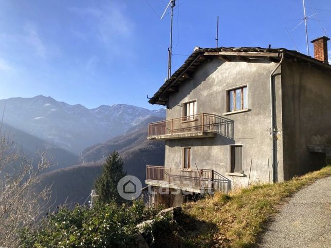 Casa indipendente in residenziale in Via Moloire 11