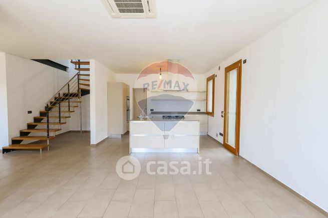 Villa in residenziale in Via Giuseppe Mazzini 2
