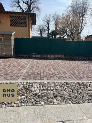 Box/posto auto in residenziale in Via Francesco Martinengo Colleoni 35