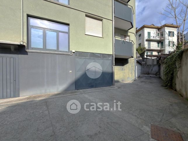 Box/posto auto in residenziale in Via Trento 68