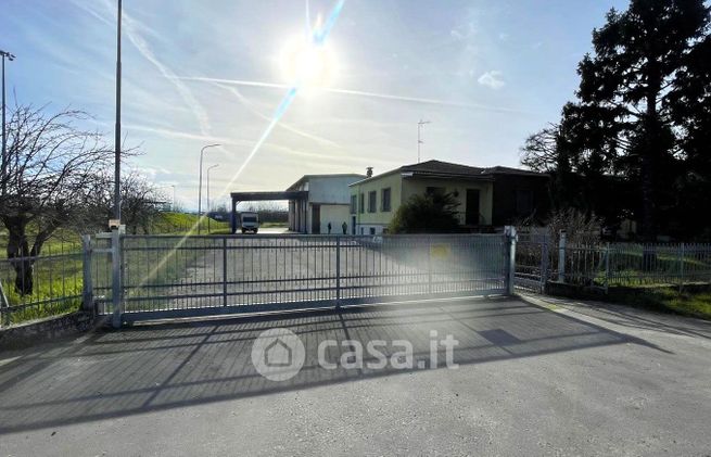 Capannone in commerciale in Strada Comunale di Paullo