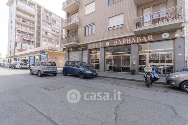 Negozio/locale commerciale in commerciale in Via Terni 25