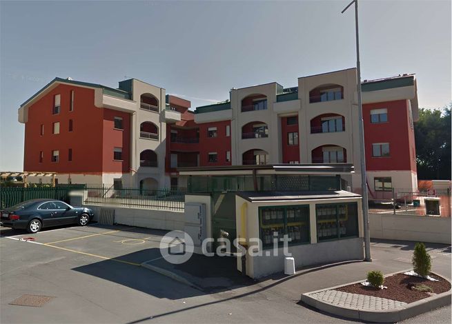 Box/posto auto in residenziale in Via Pietro Nenni 3 /D