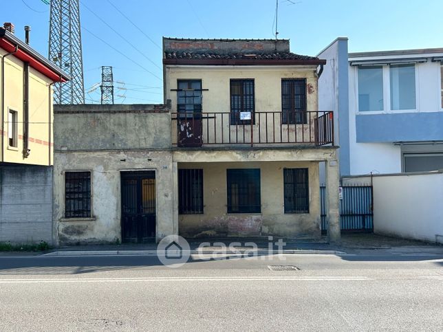 Rustico/casale in residenziale in 
