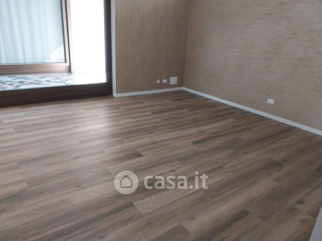 Ufficio in commerciale in Via I° Maggio