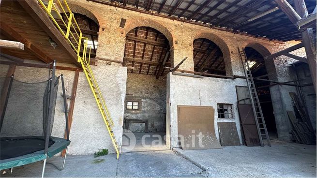 Capannone in commerciale in Via Nazionale 94