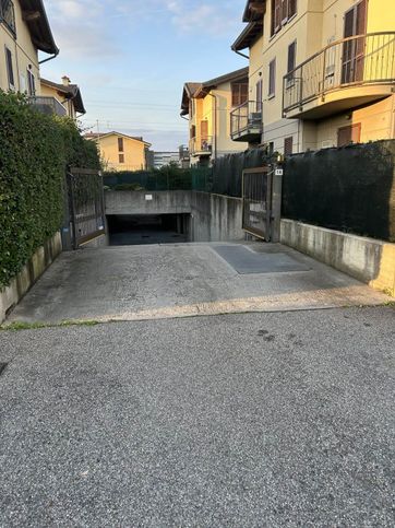 Garage/posto auto in residenziale in Via Galileo Galilei 14