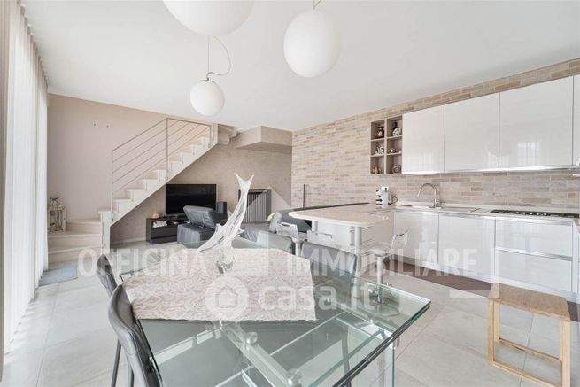 Appartamento in residenziale in Via alle Torri 19