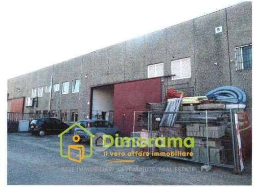 Capannone in commerciale in Via C. R. Darwin 35