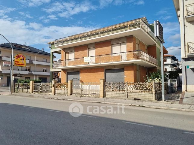 Casa indipendente in residenziale in Via Nazionale 79