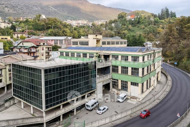 Capannone in commerciale in Via Brescia 2